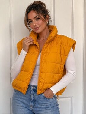 Zara Orange Quilted cropped puffer vest size M-L